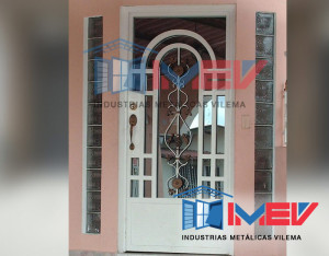 puertas-principales-paneladas-tipo-forja-imev-industrias-metalicas-vilema-riobamba-ecuador-211jpg